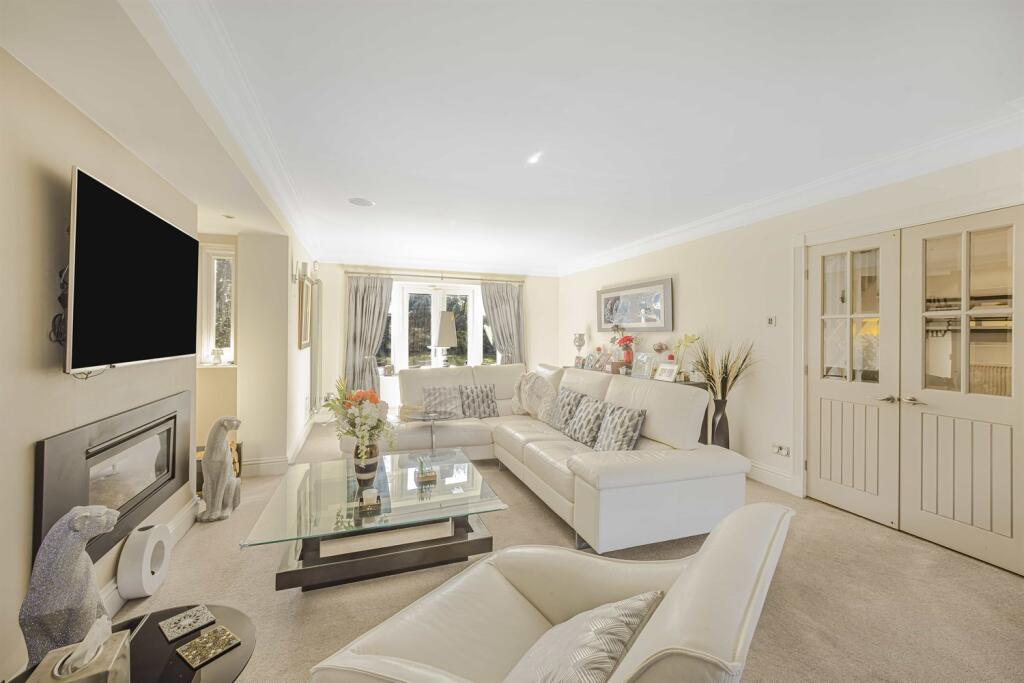 5 bedroom detached house for sale in Eyebrook Road, Bowdon, Altrincham, WA14